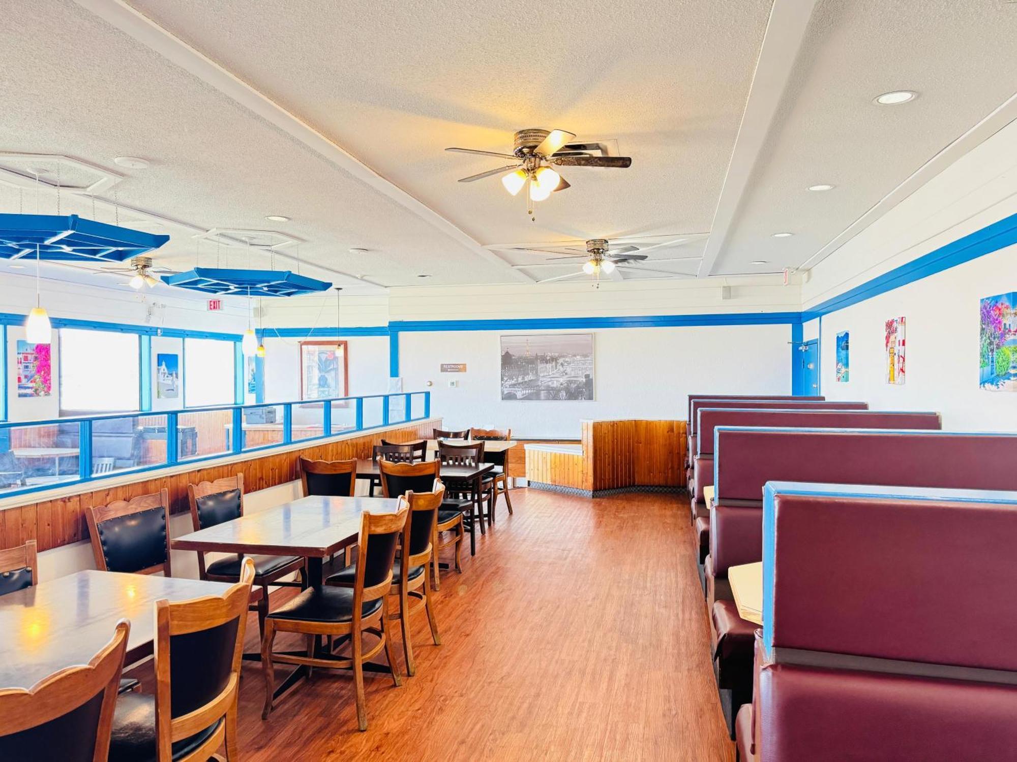 Ramada By Wyndham Dawson Creek Exterior foto