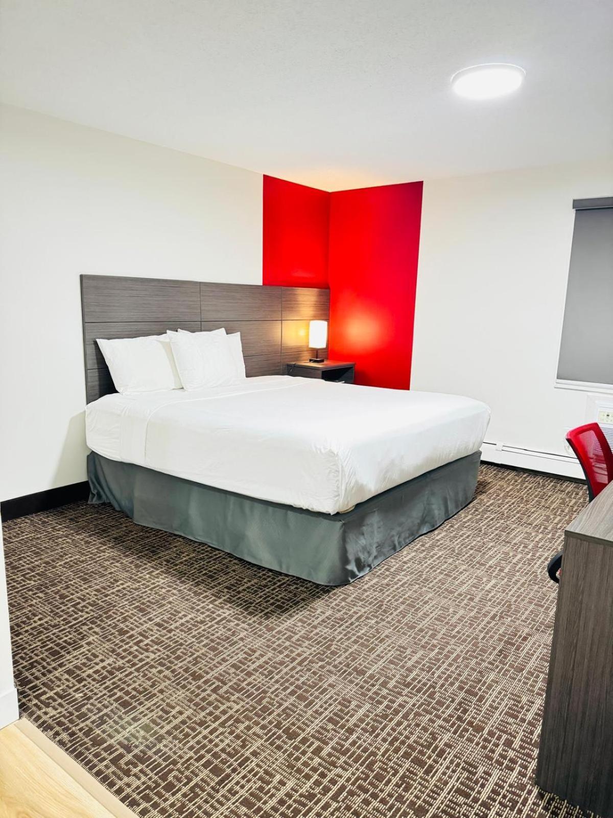 Ramada By Wyndham Dawson Creek Exterior foto